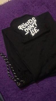 Product Review of Celana Panjang Cargo Bahan Fleece Motif Friend Don't Lie Cargo Fleece Long Pants Celana Panjang Flecee Pria Wanita Warna Hitam Model Skena from X**🥀 0