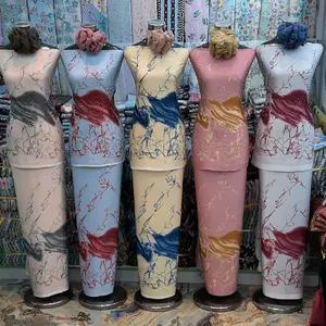 kain pasang motif abstrak