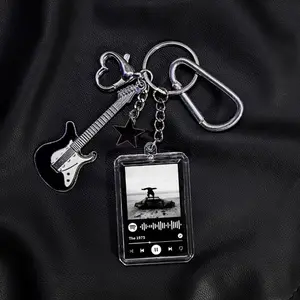 [AKSESORIS AESTHETIC] KEYCHAIN THE 1975 MUSIK BARCODE SPOTIFY STAINLESS - GANTUNGAN KUNCI AKRILIK Hadiah Kaca Ganci
