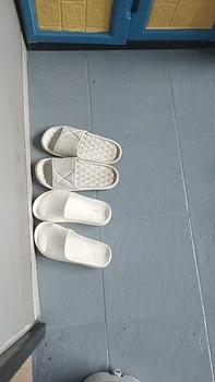 Product Review of (PROMO DI LIVE) Sandal Slip On Pria Dan Wanita Kekinian Sendal Selop Cowok Kasual Keren Sandal Slop Cewek Modis Simple Nyaman Sandal Karet  Sendal Shoes from S**i 0