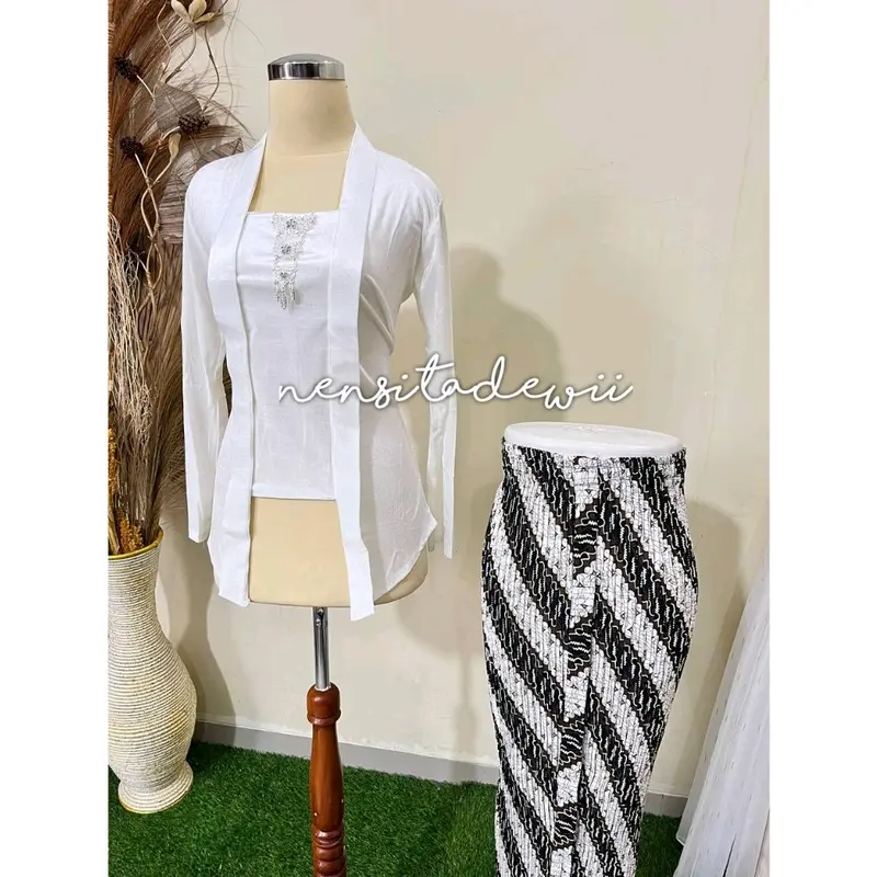 [1 Set, Putih] Kebaya Kutubaru + Rok Plisket / Motif Prg Sinta 2