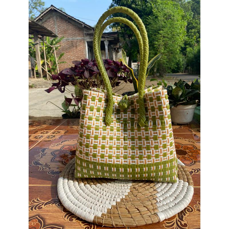 Product Introduction of [Istana Anyaman] Tas Anyaman Jali Premium Edisi Kondangan Dapat Muat Gula 4-5 Kg Polos Setrip Tote Totebag 0
