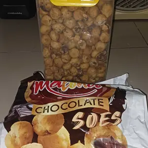 COD Halal Soes Coklat Cokelat/strawberry / mix rasa/halal Kue Sus Kering Isi soes coklat lumer 1 kg （Cemilan keluarga, cocok untuk dewasa dan anak-anak） Chocolate Food Makanan Snack Manis soes cokelat 1 kue soes coklat Toples Biskuit