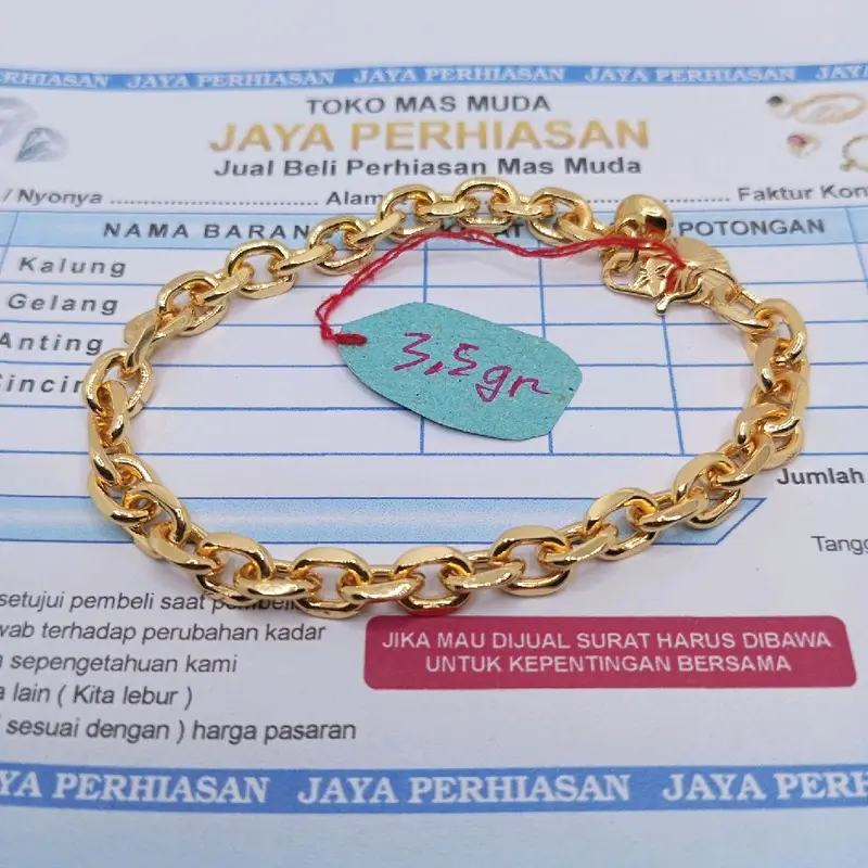 Qozoq talabalar porno Erkaklar katta olomon barcha teshiklarda bir sariq kaltak sikish