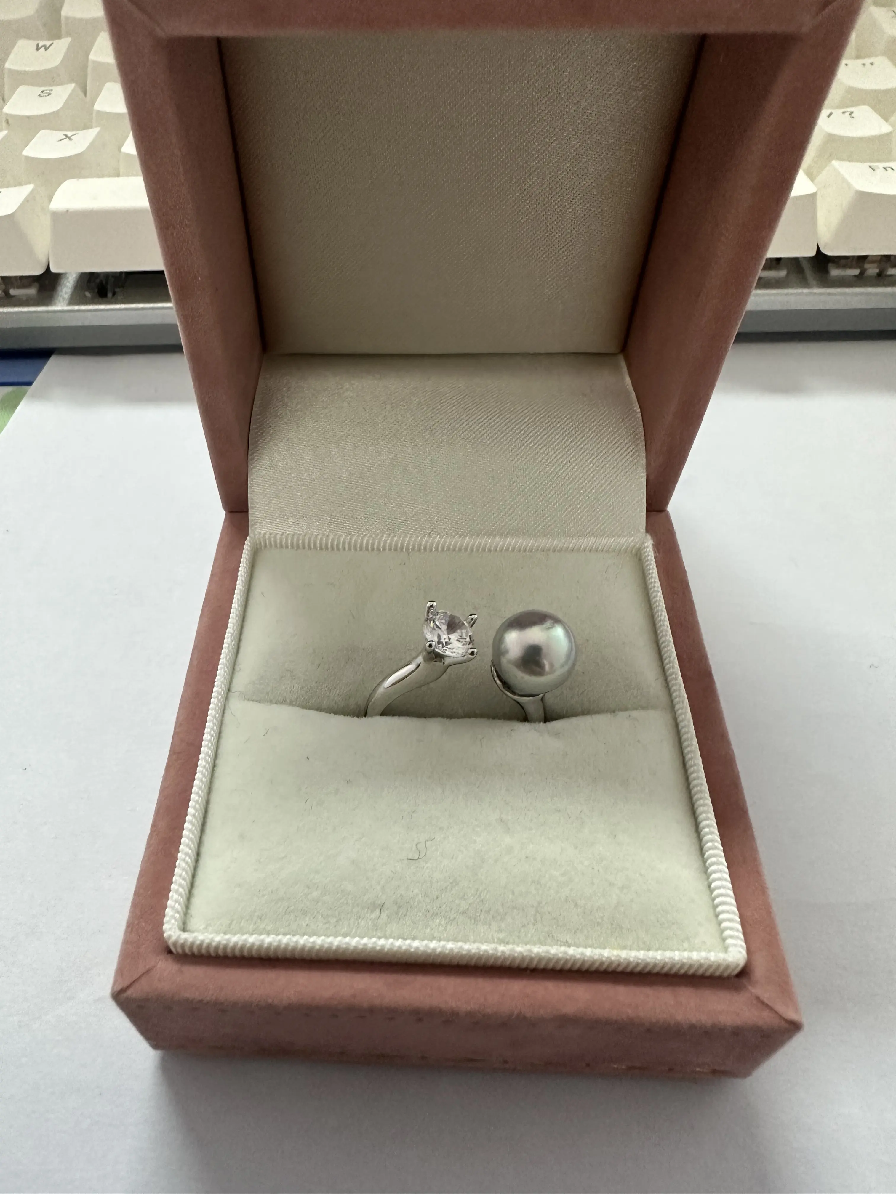 The 7-8mm pearl ring is elegant and elegant