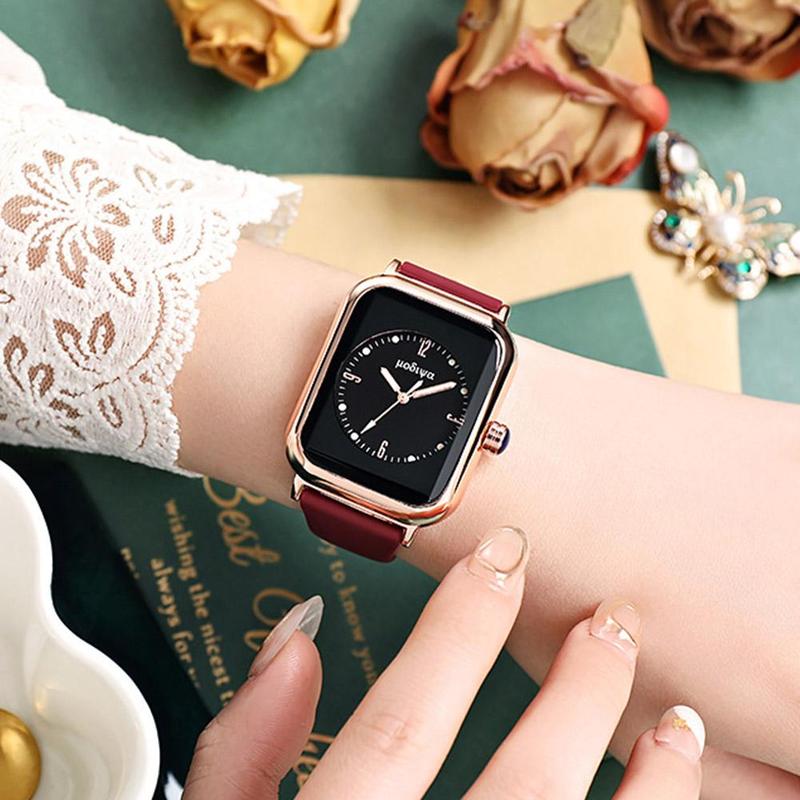 Product Introduction of Glow-in-the-dark Quartz Watch Network Red Fashion Silica Gel Square Watch 35