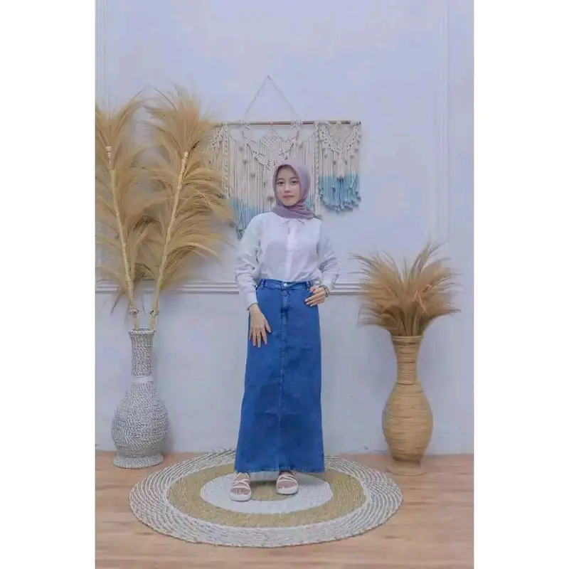 Fuji Rok Jeans Span Premium By Lanre - Outfit Bawah Jumbo Santai Kancing Karet Panjang Tebal Denim Wanita 3