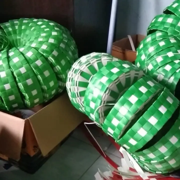 Tamas sodan embos bulat ukuran 18cm isi 20pcs 3