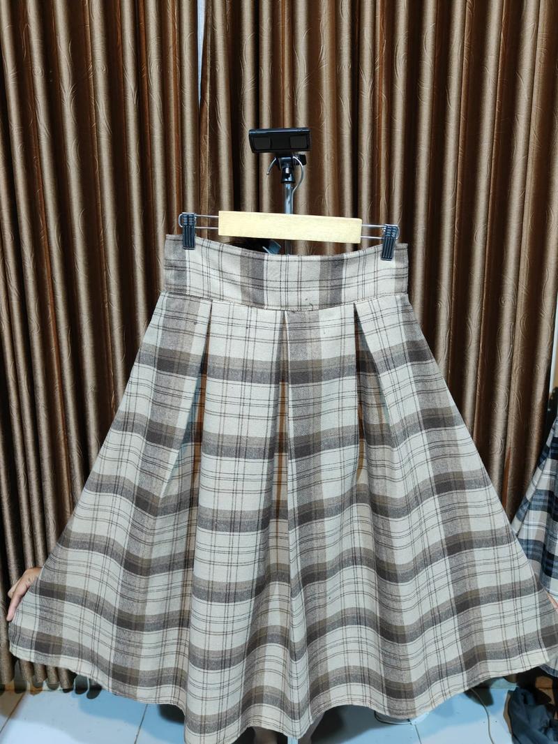 Product Introduction of ROK MIDI FLANEL WANITA/ ROK 7/8 KOTAK KOTAK 2