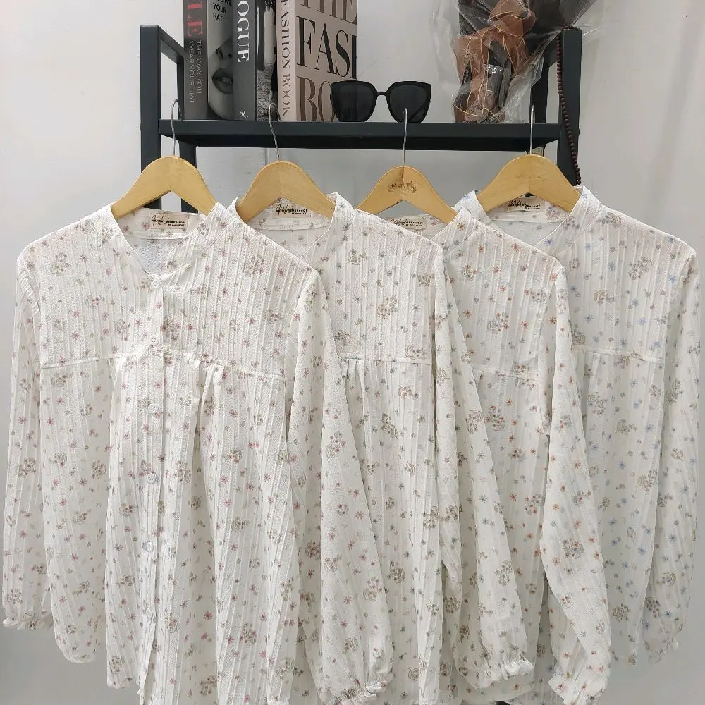 baju Atasan kemeja kerah kancing full hijab friendly dan busui friendly untuk casual dan formil bahan cringkle plate yang pastinya model dan motif yang  tidak musiman untuk wanita Muslim Remaja dan Dewasa