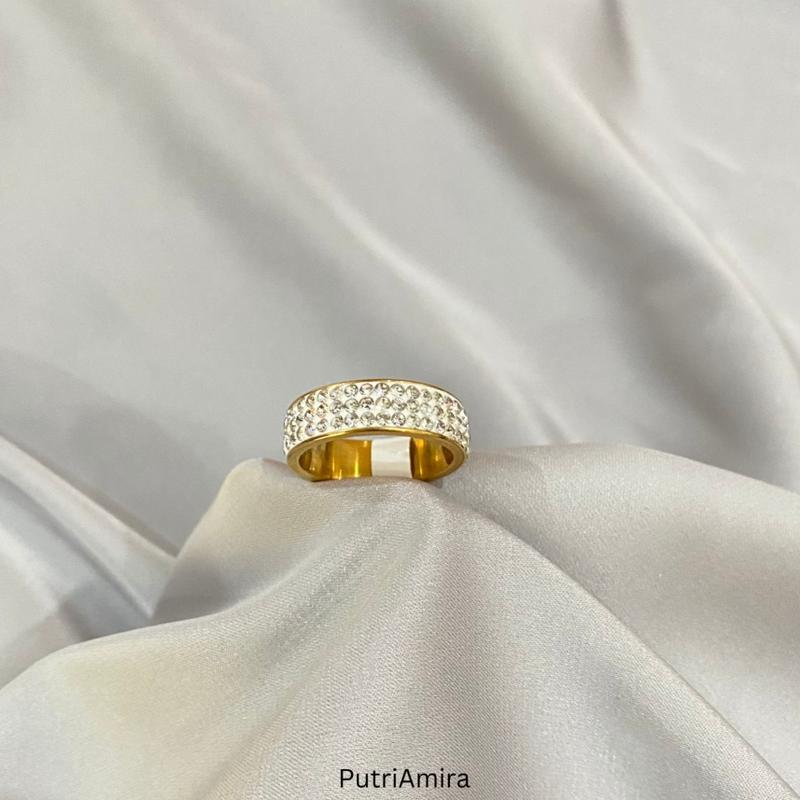 Cincin Titanium Keliling Permata 0