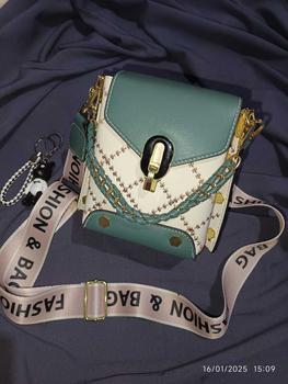 Product Review of Tas Desain Fashion Untuk Wanita Tas Bahu Santai Serbaguna Kulit PU Kapasitas Besar from c**y 1