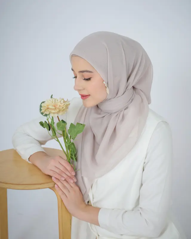 Adzkiascarf.id - Kerudung Segiempat Paris Japan Premium AQS Bellaluna Plain dengan Jahitan Tepi Full 112x112cm Jilbab Nyaman Square Muslim Cantik Free Pouch Simple Basic Tebal Lembut 3