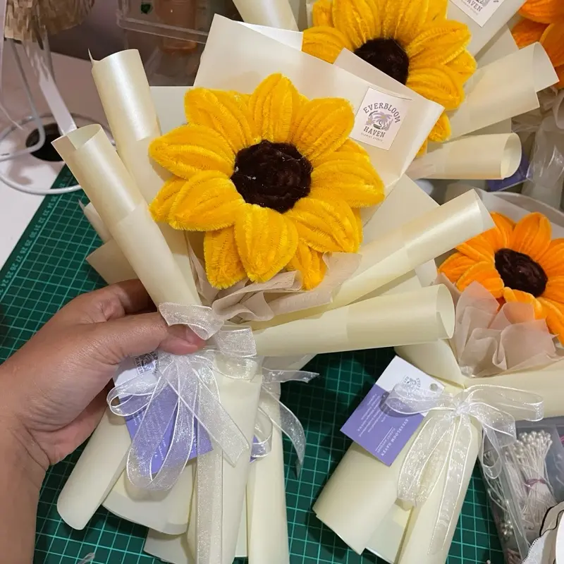 Buket bunga matahari, buket kawat bulu, buket artificial, gift, wisuda, anniversary 3