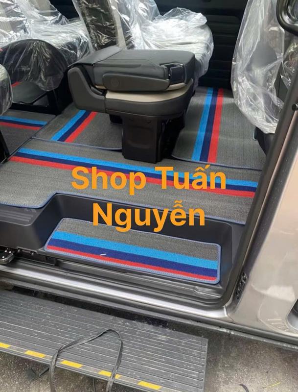 Thảm lót sàn xe Ford transist có gai chống trượt