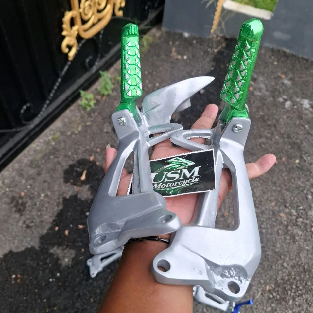 DUDUKAN POSTEP VEGA R NEW POWER + STEP THAILAND APRILIA PIJAKAN KAKI BELAKANG SATU SET (SILVER HIJAU)