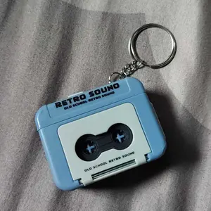 Gantungan Kunci Perekam Rekaman Suara Retro Mini Voice Recorder Keychain Mainan Anak Musik