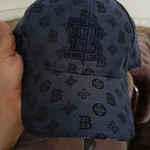 Topi Baseball NSTART Hat New untuk Pria dan Wanita Topi Baseball Outdoor Hangat Gaya Red Same Fashion Versatile dengan Tali Adjustable