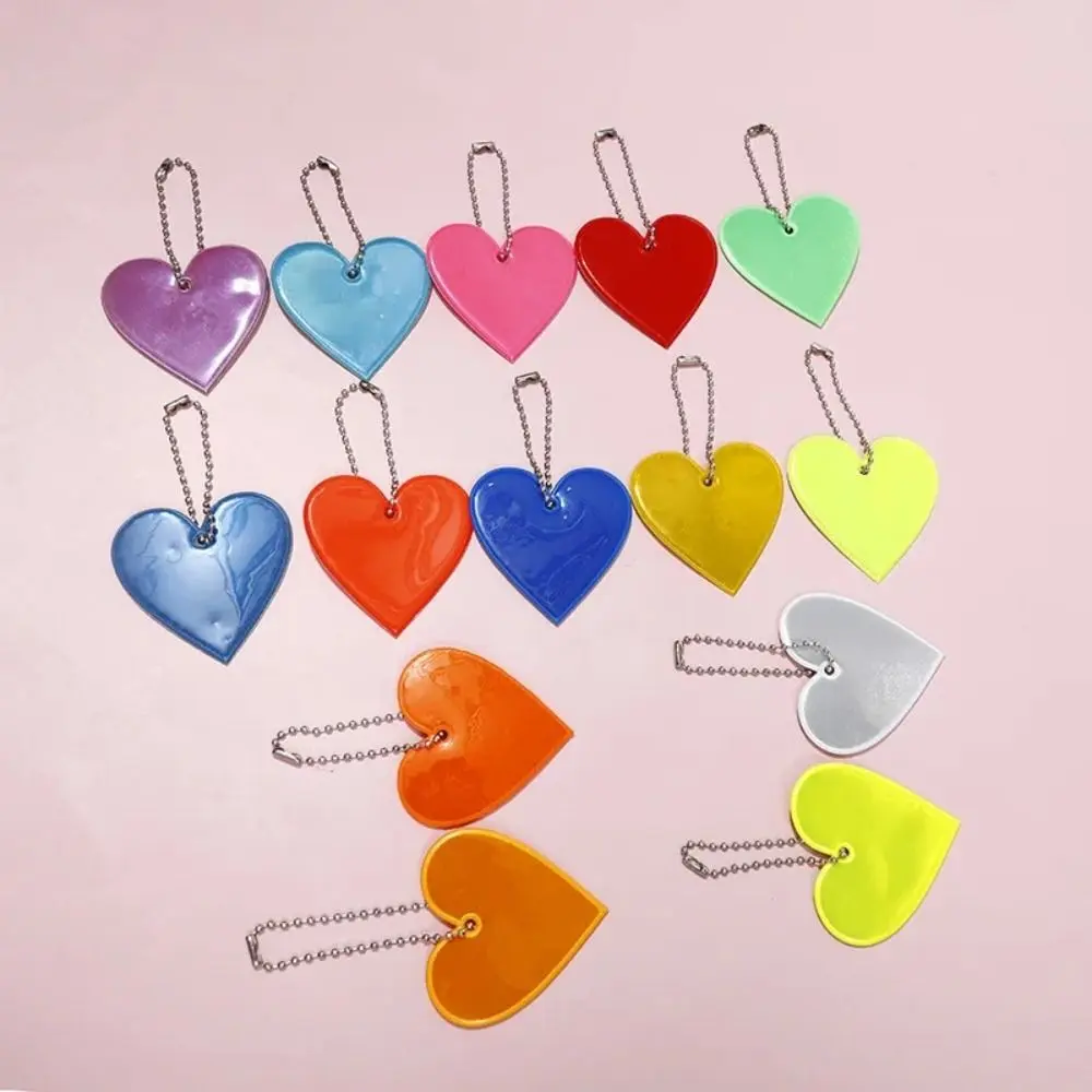Móc Chìa Khóa Phản Quang Có Thể Nhìn Thấy Cao, Thiết Kế Sành Điệu, Làm Bằng Chất Liệu PVC, Mặt Dây Chuyền Phản Quang Đa Năng, Màu Sắc Tươi Sáng, Thích Hợp Để Đồ Trang Trí, Hình Trái Tim, Lý Tưởng Cho Trẻ Em Và Người Lớn