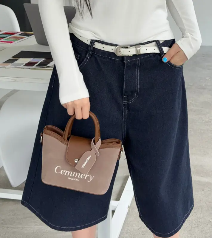 Túi Đeo Chéo CEMMERY Local Brand Chính Hãng Velvet Mini Bag Logo Thêu Nắp Nam Châm 4 Màu | BigBuy360 - bigbuy360.vn Túi Đeo Chéo CEMMERY Local Brand Chính Hãng Velvet Mini Bag Logo Thêu Nắp Nam Châm 4 Màu | BigBuy360 - bigbuy360.vn