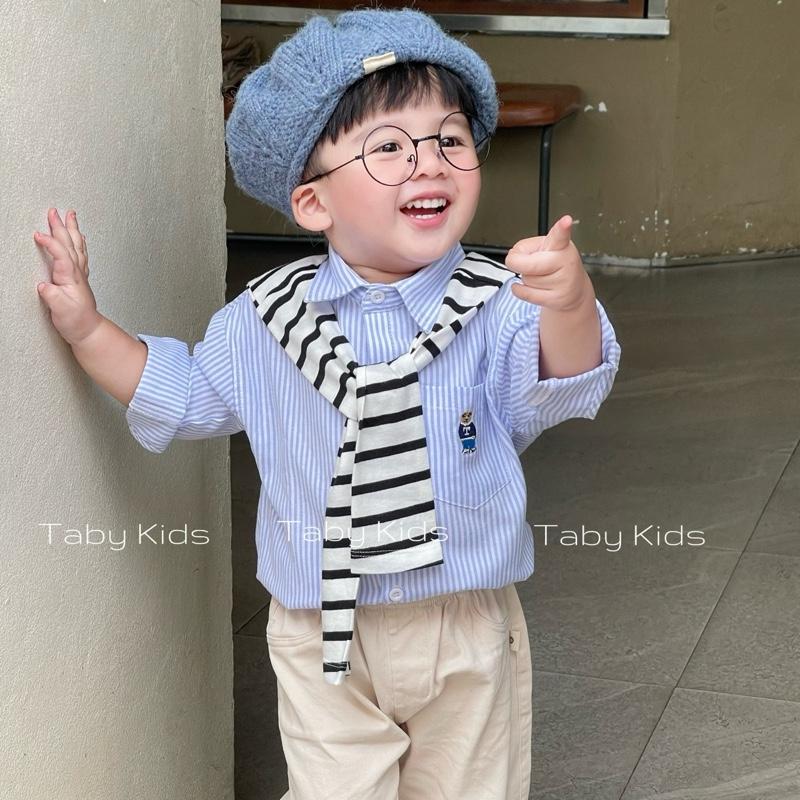   TABY  FORM NHỎ Áo sơ mi xanh kẻ dài tay thêu hình gấu chất liệu vải thô mềm thoáng khí cho bé trai bé gái 8-23kg TB53 