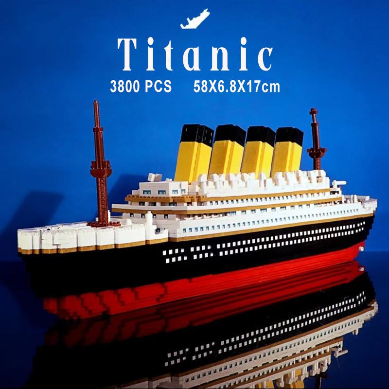 Titanic Building Blocks Assembled Toys Giant Boys and Girls Puzzle Cruise Ship Model Valentine's Day Gift（3688 PCS） 2