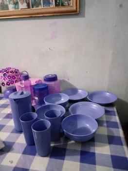 Product Review of Yoi - (10 Pcs)  Set Peralatan Makan / Set Piring, Mangkuk, Teko, dan Gelas / Cocok untuk Acara Makan Bulat yang Spesial / Piring 3 Mangkuk 3 Teko 1 Gelas Plastik Sayur Kitchenware from L** 🇮** 2