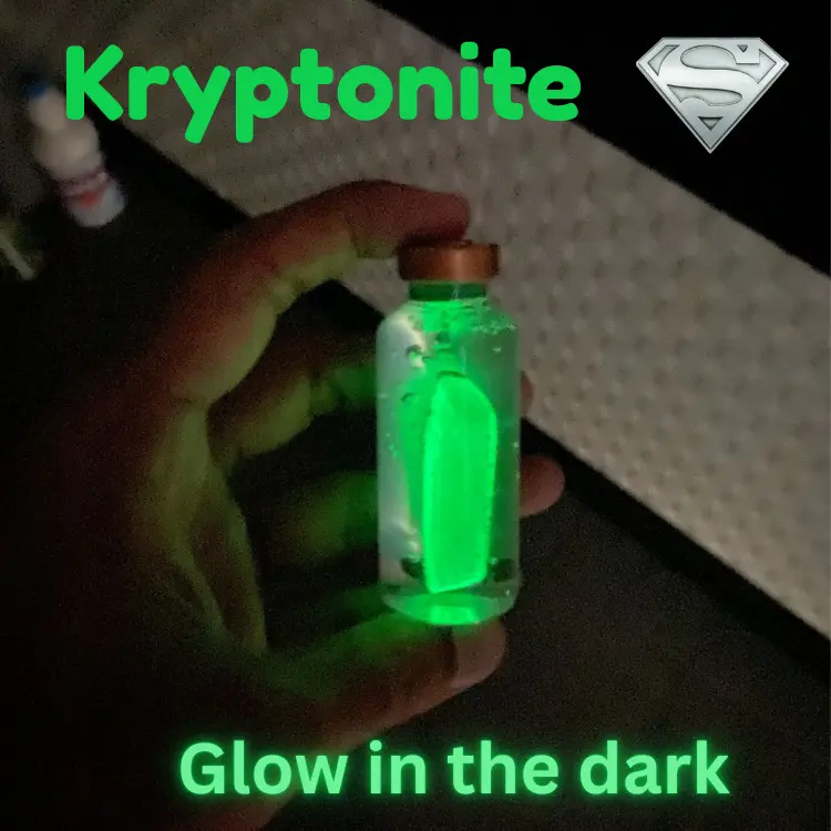 Glow in the dark, Kryptonite in vial Superman
