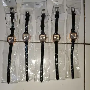 Loreo - Jam Tangan Wanita Kecil Casual / Jam Tangan Analog Strap Pu Gaya Elegan