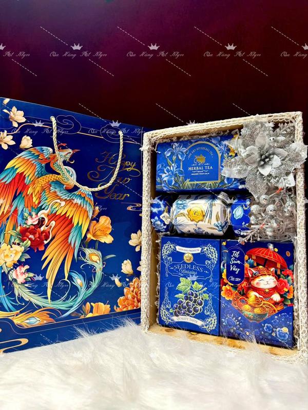 SET Hộp Quà Tết 2025 Sang Trọng - Bao Gồm 4 Món Có Hộp Túi Xách Làm Quà Tặng Cho Người Thân Đối Tác. Trưng Bày... Cake Candy Snack Ăn Vặt