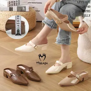 MOKAYA Sepatu Slop Jelly Wanita Tali Gesper Gold Samping Glossy / Size 36-40 (L771-081) sandal  heels  wanita jelly  shoes cewek mules hak tinggi flat