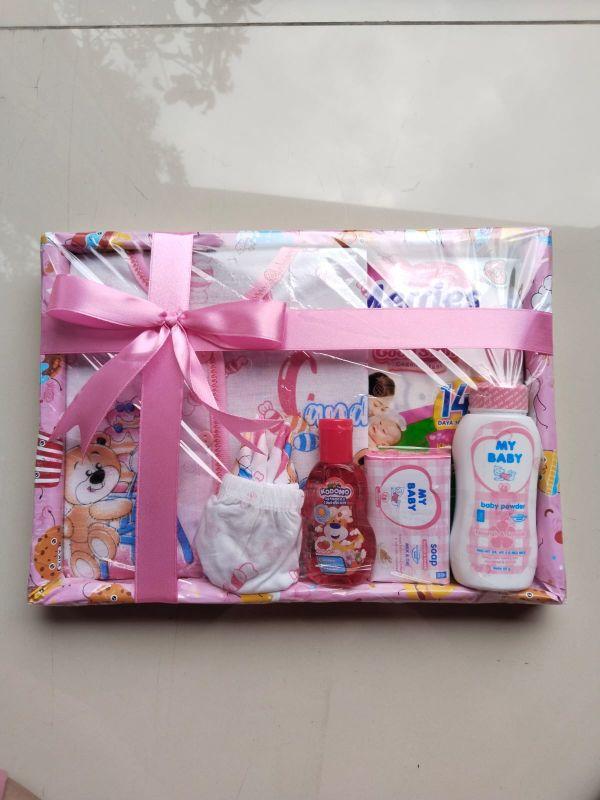 kado sambng bayi baru lahir lucu imut perempuan atau laki laki Perempuan Katun