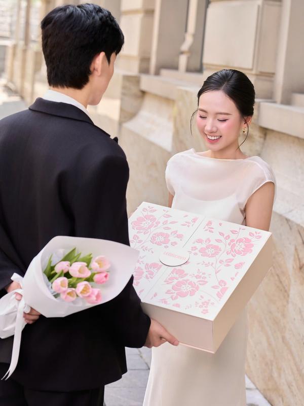 Box Quà Chạm Thương LEONERVA - Giày Thể Thao Nữ AMORA Ballet - Hộp quà 5 món dành cho nữ