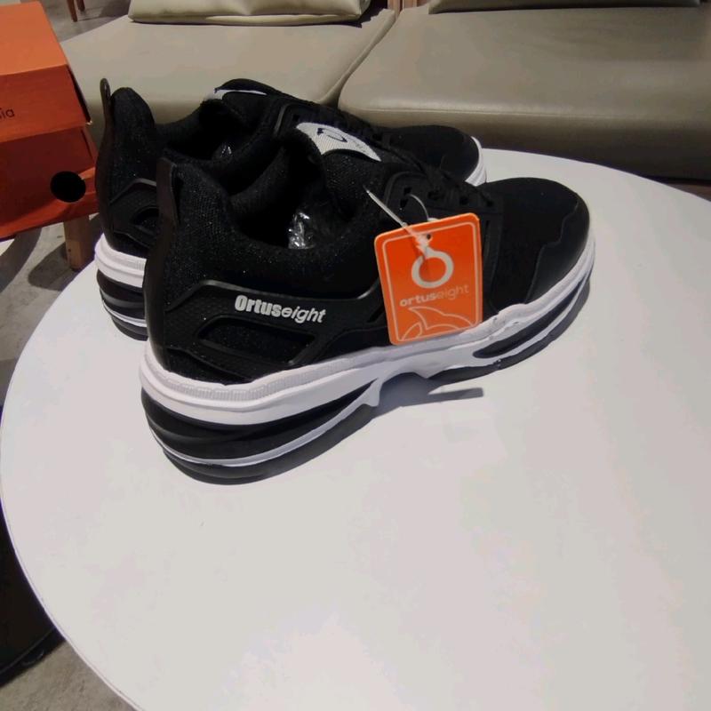 Terlaris!!!!!Cod Sepatu Running Ortuseigh Outdoor Sepatu Sekolah Hitam Putih Pria Wanita Gym&Lari(GRATIS KAOS KAKI) 4