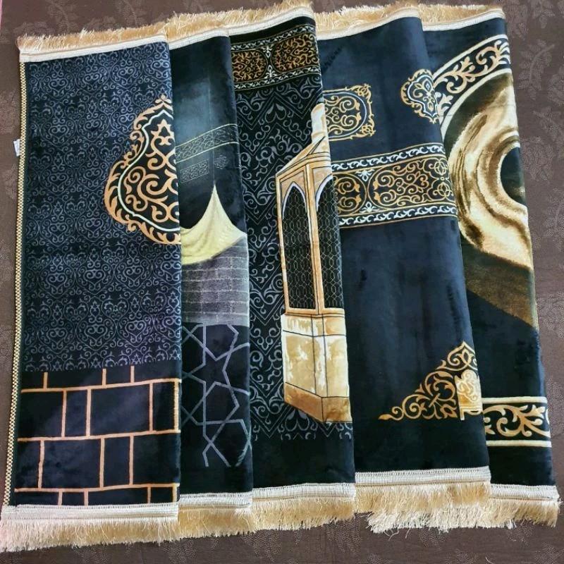 Sajadah tebal anti slip uk 70x110cm sejadah rumbai motip kiswah warna hitam dan cream nyaman dan lembut Turki Muslim 1