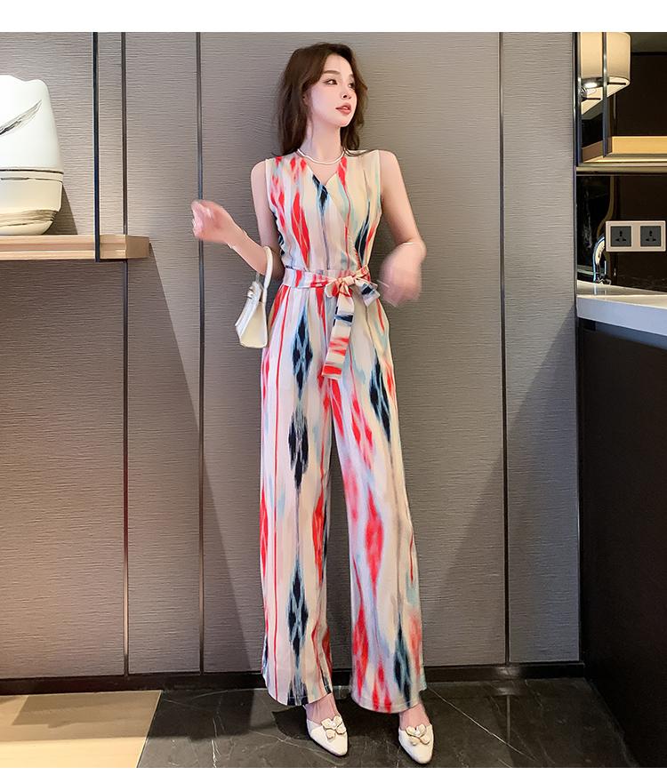 Product Introduction of Áo Jumpsuit Quần Đi Kỳ Nghỉ Và Văn Phòng, Hàng Mới Về, Phong Cách Hàn Quốc, Thời Trang, Thanh Lịch, Vải Voan In Hình, Không Tay, Cạp Cao, Mỏng Vừa Vặn, Có Thắt Lưng, Quần Ống Rộng, Bộ Nữ, Hợp Xu hướng, Thích Hợp Cho Mùa Hè Voi Kem set a 10