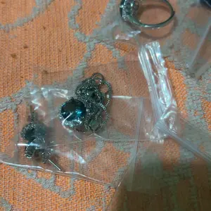 AGIAO PT950 Sri Lanka Aquamarine Set 4 Karat Cincin Stud Anting Liontin Perhiasan Platinum Wanita