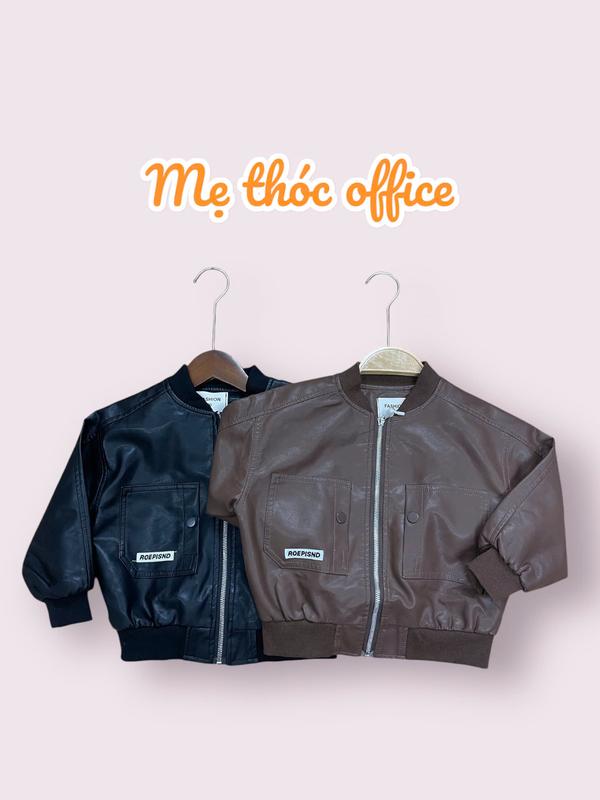 MẸ THÓC Áo bé trai: Áo khoác da dáng bomber túi hộp đính tag chữ ROEPISND hàng QCCC by KID CLOTHING