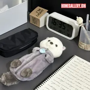 HOMEGALLERY.IDN Tempat Pensil Boneka Bulu Mewah Ukuran 27cm x 12cm Desain Berang Berang Bahan Lembut Ritsleting Halus Tas Kosmetik Multifungsi Stationery