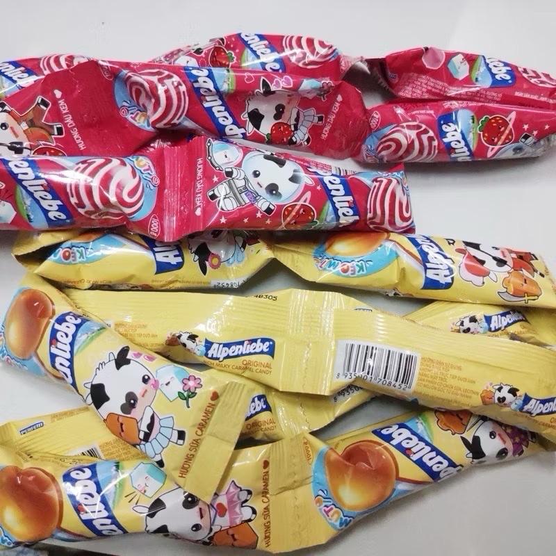 Gói 36 que Kẹo mút Alpenliebe gấp đôi vị sữa hương Dâu sữa, Caramel và Kem Quả Mọng ngậm kẹo mút