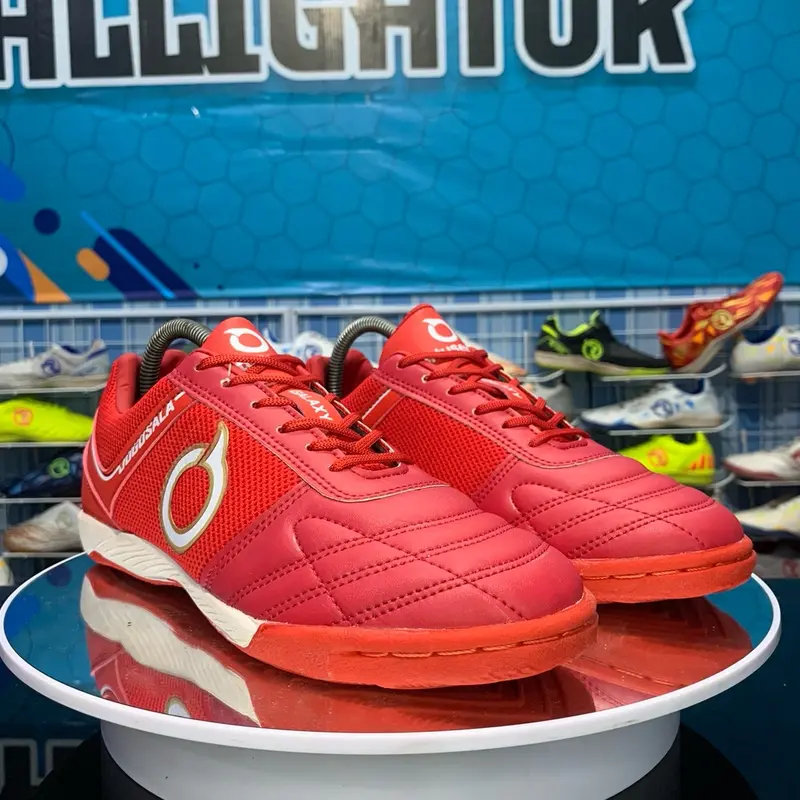 Sepatu futsal ortuseight jogosala free kaos kaki dan deker Sport 8