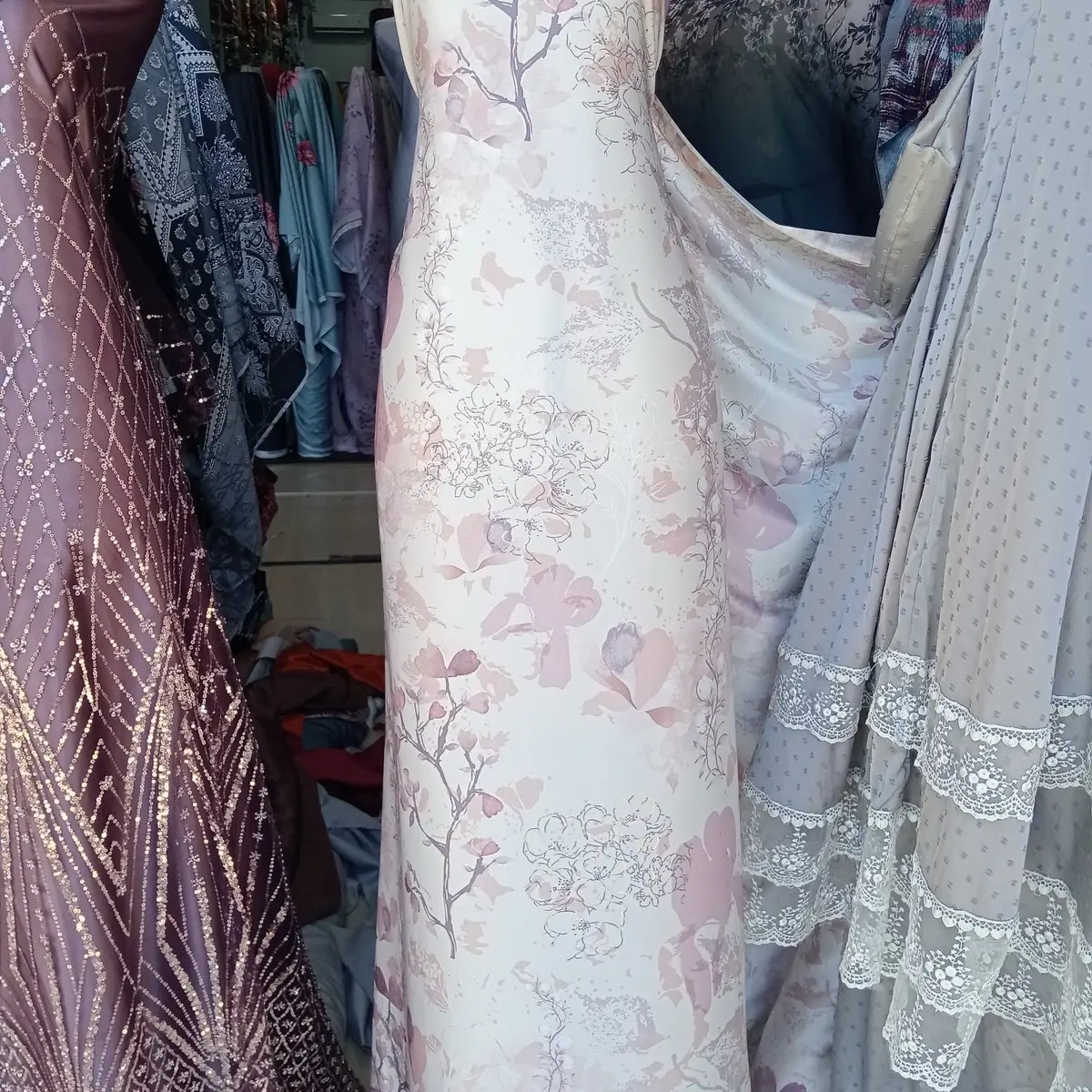 Kain sutra armany motif bunga gliter harga yg tertera persetenggah meter
