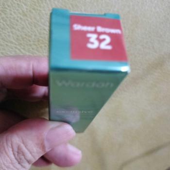 Product Review of Wardah Exclusive Moist Lipstick - Warna Intense dengan Natural Moist dan Glossy Finish - Dilengkapi Vitamin E yang Melembabkan Bibir - Tekstur Halus from E** L**N ** 1
