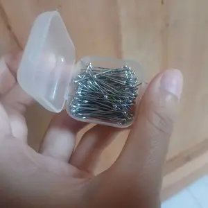 Jarum Pentul Mini Silver Isi 150 pcs dengan Wadah – Tajam Kuat Ukuran 2,5 cm untuk Hijab Jahit dan Kerajinan