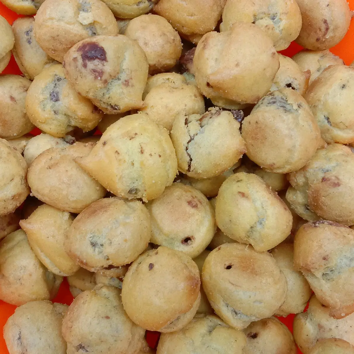 kue soes coklat.. cemilan manis. coklat kekinian..mantul cemilan coklat
