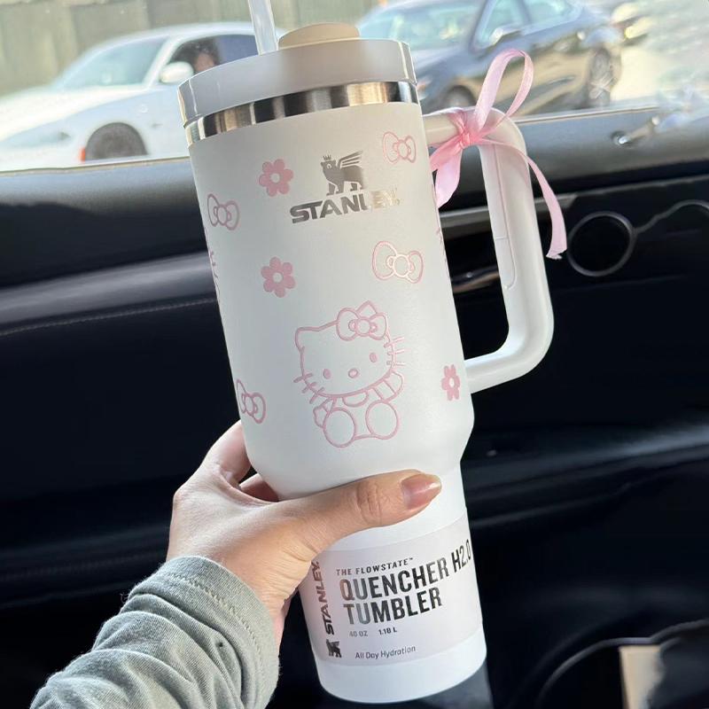 STANLEY cup KT Frost Tumbler THE QUENCHER H2.0 40oz 1200ml bình giữ nhiệt bình nước giữ nhiệt ly giữ nhiệt nước giữ nhiệt binh nuoc giữ nhiệt coffee cup inox cốc giữ nhiệt có ống hút mang đi học cute ca cao cấp tốt chính hãng bình thermos cafe Hello Kitty