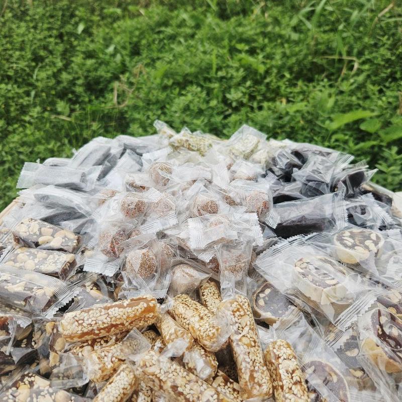 Kẹo Mix 7 Đủ Vị Nhà Làm 1 Ký mè cuộn,chuối tươi me chuối thanh gừng - Snack Thơm Dẻo - Thức Ăn Candy - Food