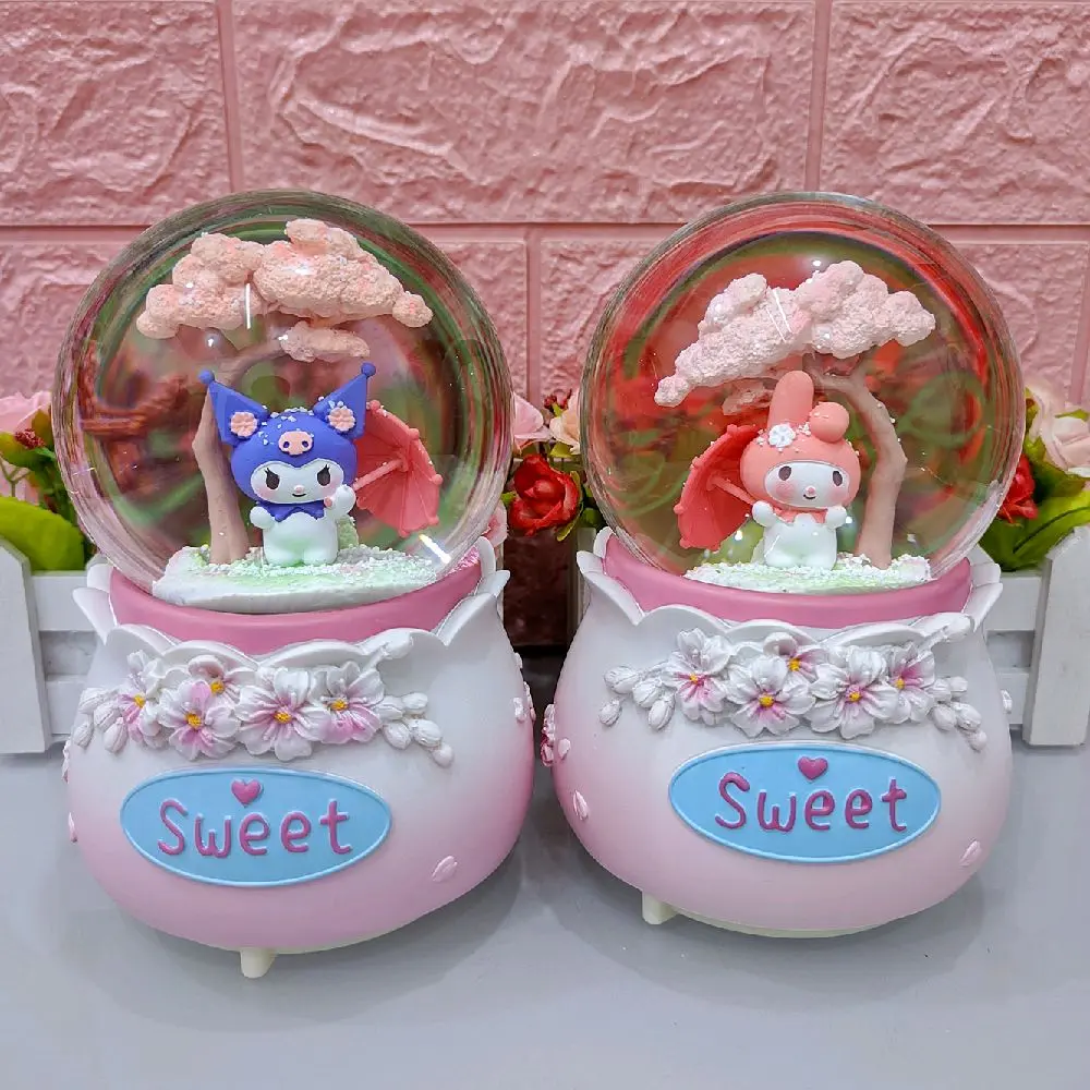 Fitur Lengkap / Snowball / Pajangan Bola Kaca Musik Box Melody, Kuromi Sakura (XL100) + Lampu Salju Otomatis Berputar / Kado Hadiah