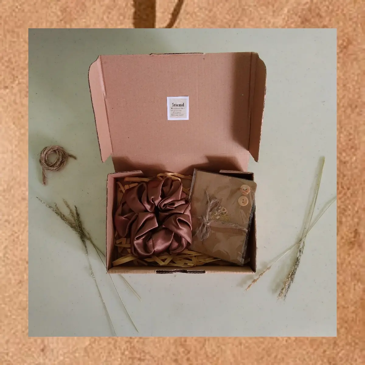 Giftbox Scrunchie + Kartu ucapan