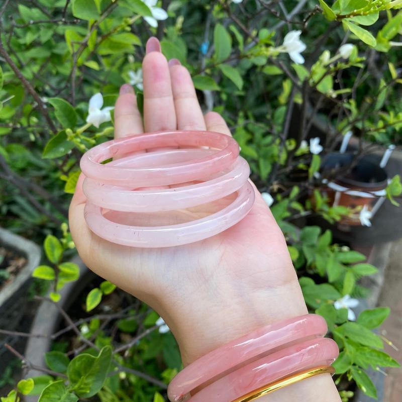  Vòng Tay Đá nhiều màu bản lớn Quyến Rũ - Lựa Chọn Hoàn Hảo Cho Phong Cách Của Bạn 